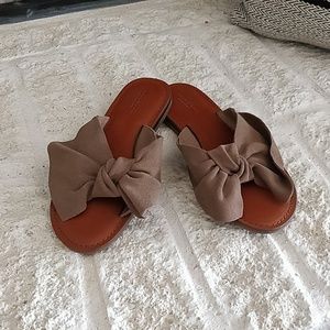 *NEW* American Eagle slide sandals